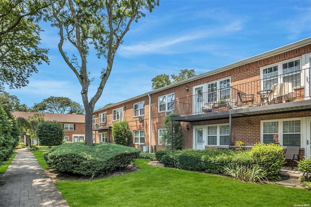 307-1 Hicksville Road 307-1