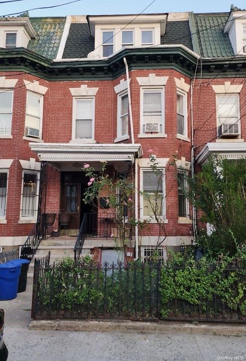Photo of 776 Hewitt Pl, Bronx, NY 10455 (MLS # 968529)