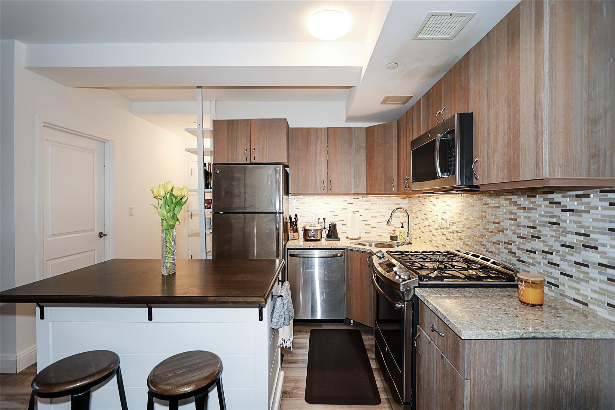 Astoria Boulevard 502, Astoria, Queens, NY - 1 Bedrooms  
1 Bathrooms  
3 Rooms - 