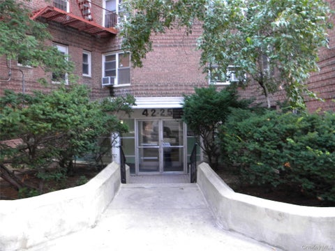 Condo For Sale - 42-25 80th Street #5P<br/> Elmhurst, NY 11373