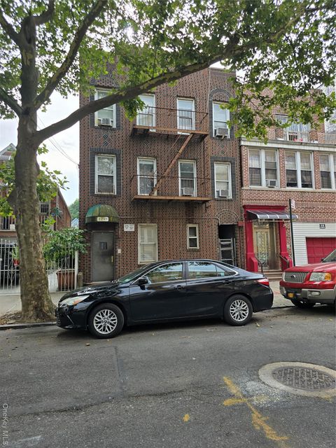 Photo of 1249 Leland Avenue #Whole building, Bronx, NY 10472 (MLS # 929751) Photo of 1249 Leland Avenue #Whole building, Bronx, NY 10472 (MLS # 929751)