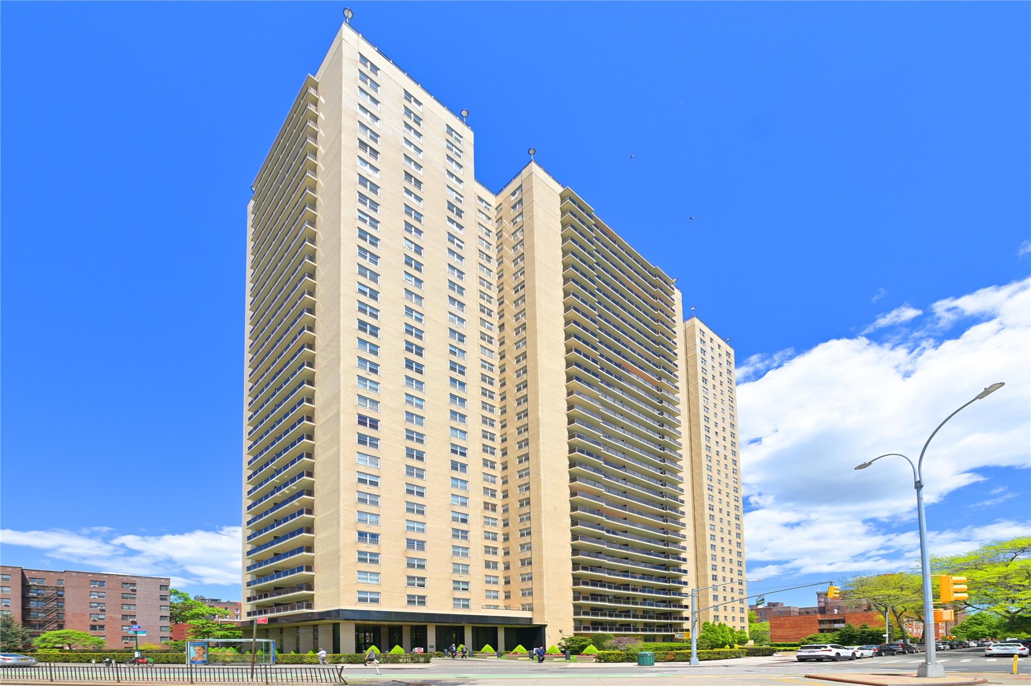 Queens Boulevard 8H, Forest Hills, Queens, NY - 2 Bedrooms  
2 Bathrooms  
5 Rooms - 