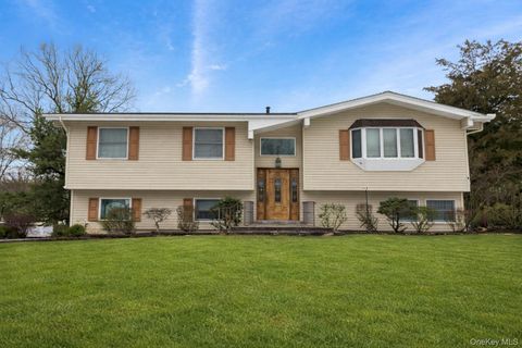 Photo of 6 Hannah Lane, Valley Cottage, NY 10989 (MLS # 984010)