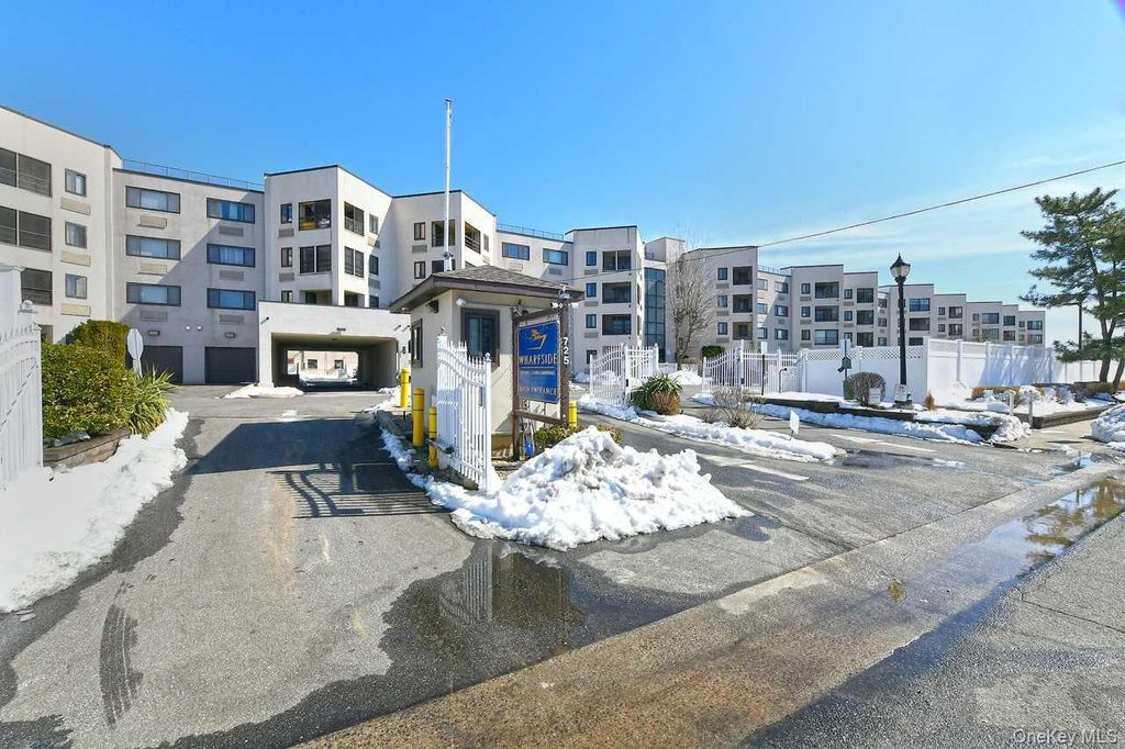 Photo of 725 Miller Avenue #235, Freeport, NY 11520 (MLS # 965347)