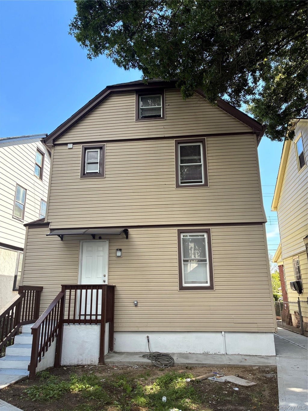 Photo of 205-15 111TH AVE Ave, Saint Albans, NY 11412 (MLS # 1040635)