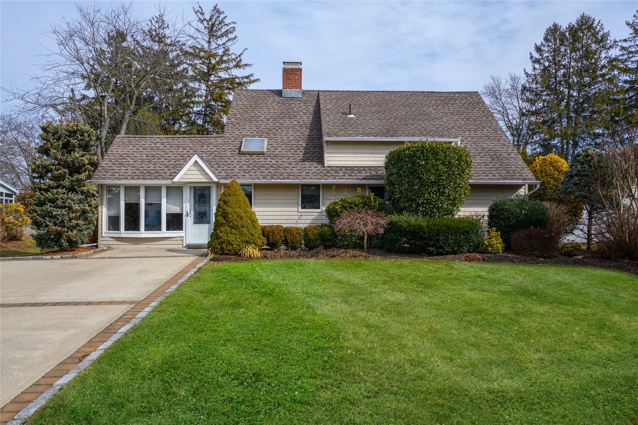 71 Mellow Lane, Westbury, New York image 1