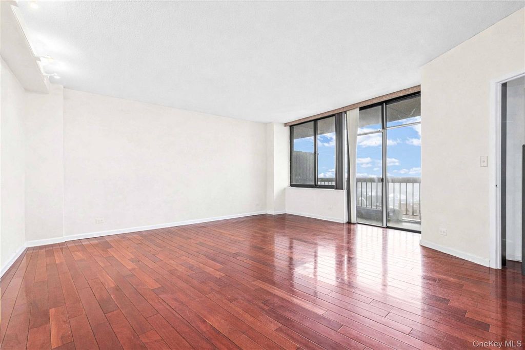 Photo of 13835 Elder Ave #Penthouse F, Flushing, NY 11355 (MLS # 965499)