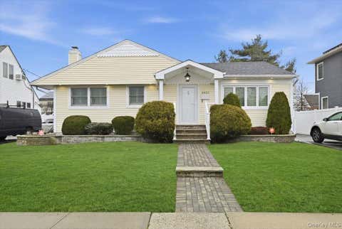Homes For Sale - 3937 Kingsberry Road<br/> Seaford, NY 11783