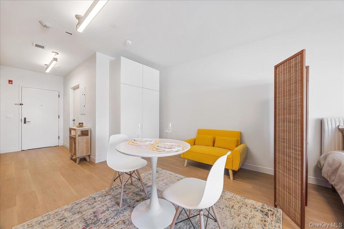 8 Chester Avenue 205