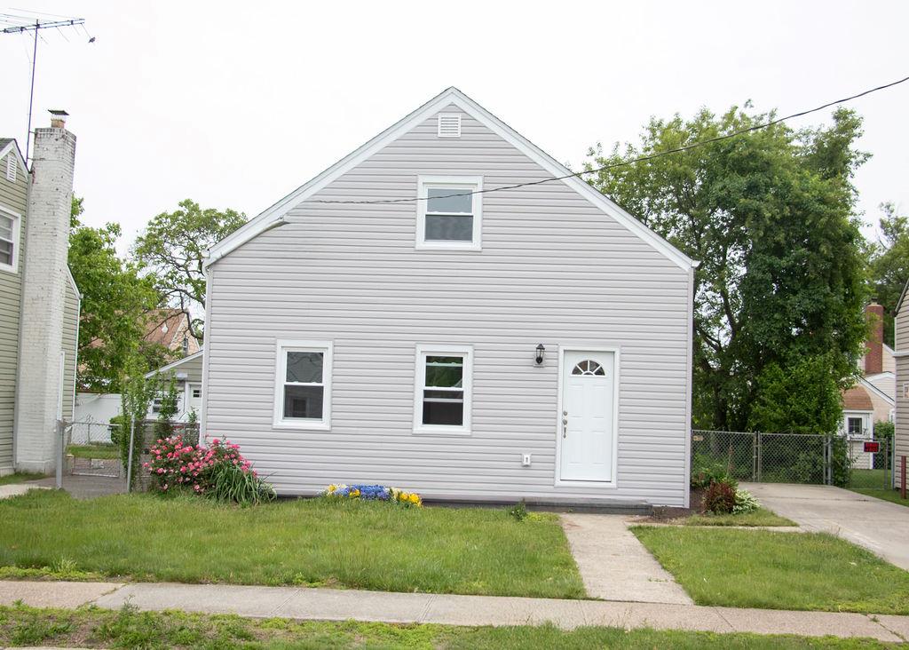 11 Shine Place, Valley Stream, New York image 1