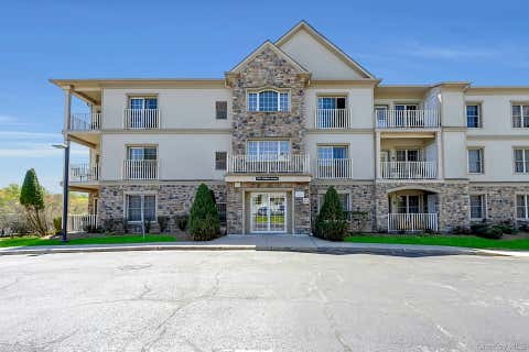 Condo For Sale - 24 N De Baun Avenue #302<br/> Suffern, NY 10901