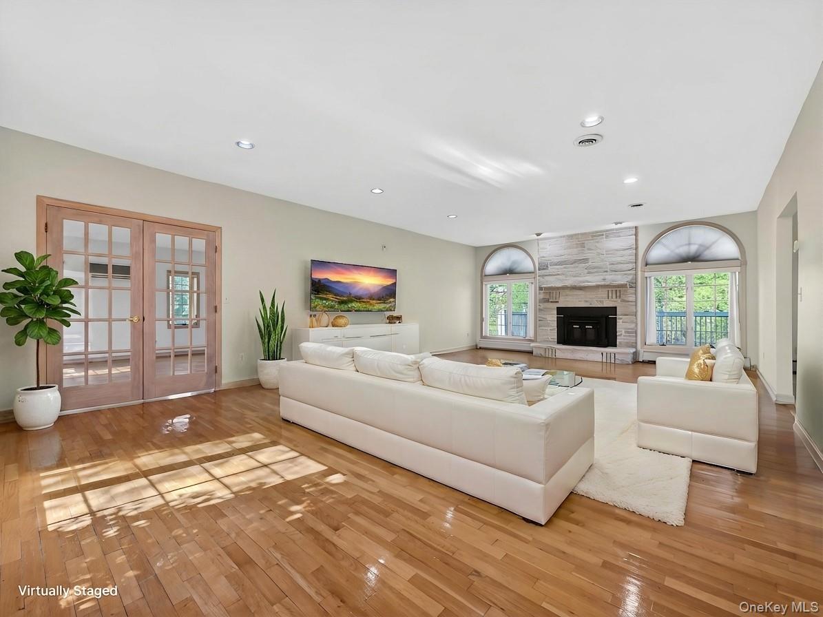 216 Strawtown Road
