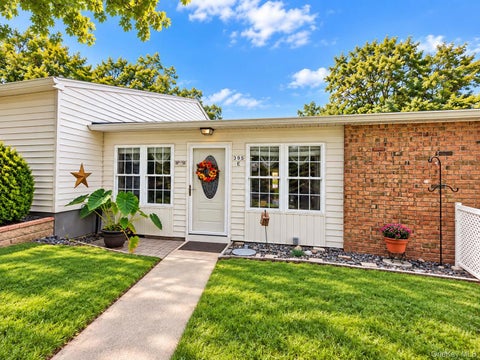 Photo for 395 Woodbridge Drive E