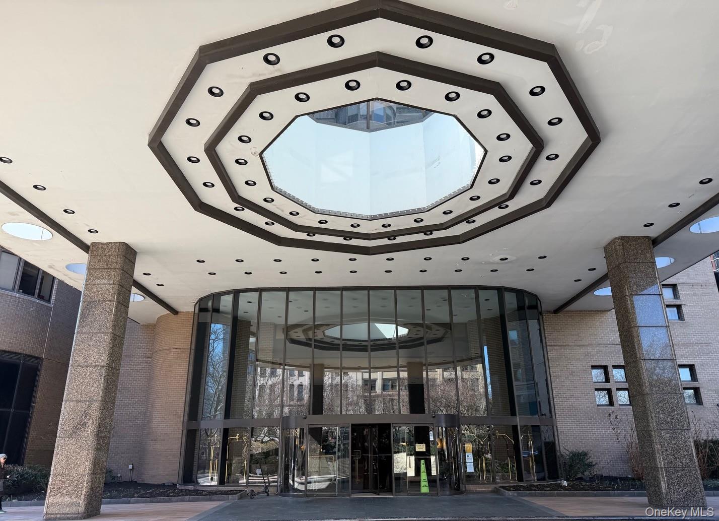 330 E 38th Street 12Q