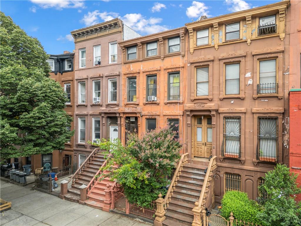 203 Hart Street