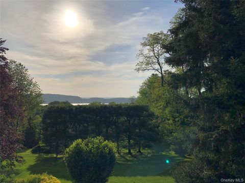 Tiny photo for 132 Ridgecrest Road, Briarcliff Manor, NY 10510 (MLS # 955436)