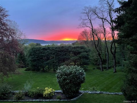 Tiny photo for 132 Ridgecrest Road, Briarcliff Manor, NY 10510 (MLS # 955436)