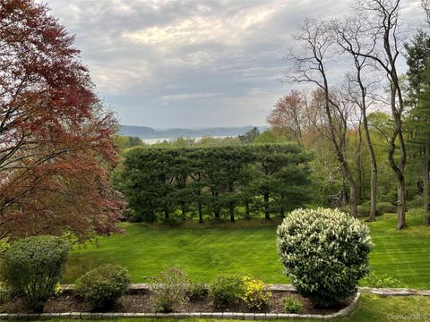 Tiny photo for 132 Ridgecrest Road, Briarcliff Manor, NY 10510 (MLS # 955436)