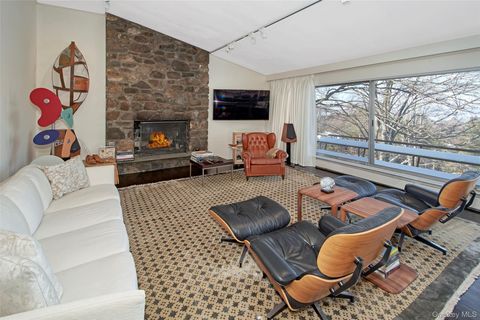 Tiny photo for 132 Ridgecrest Road, Briarcliff Manor, NY 10510 (MLS # 955436)