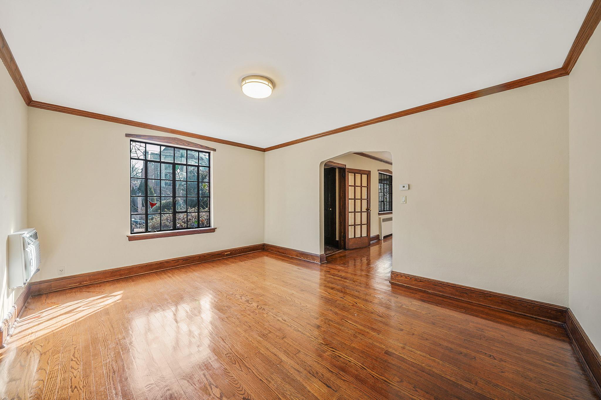 182-37 Radnor Road, Jamaica Estates, New York image 5