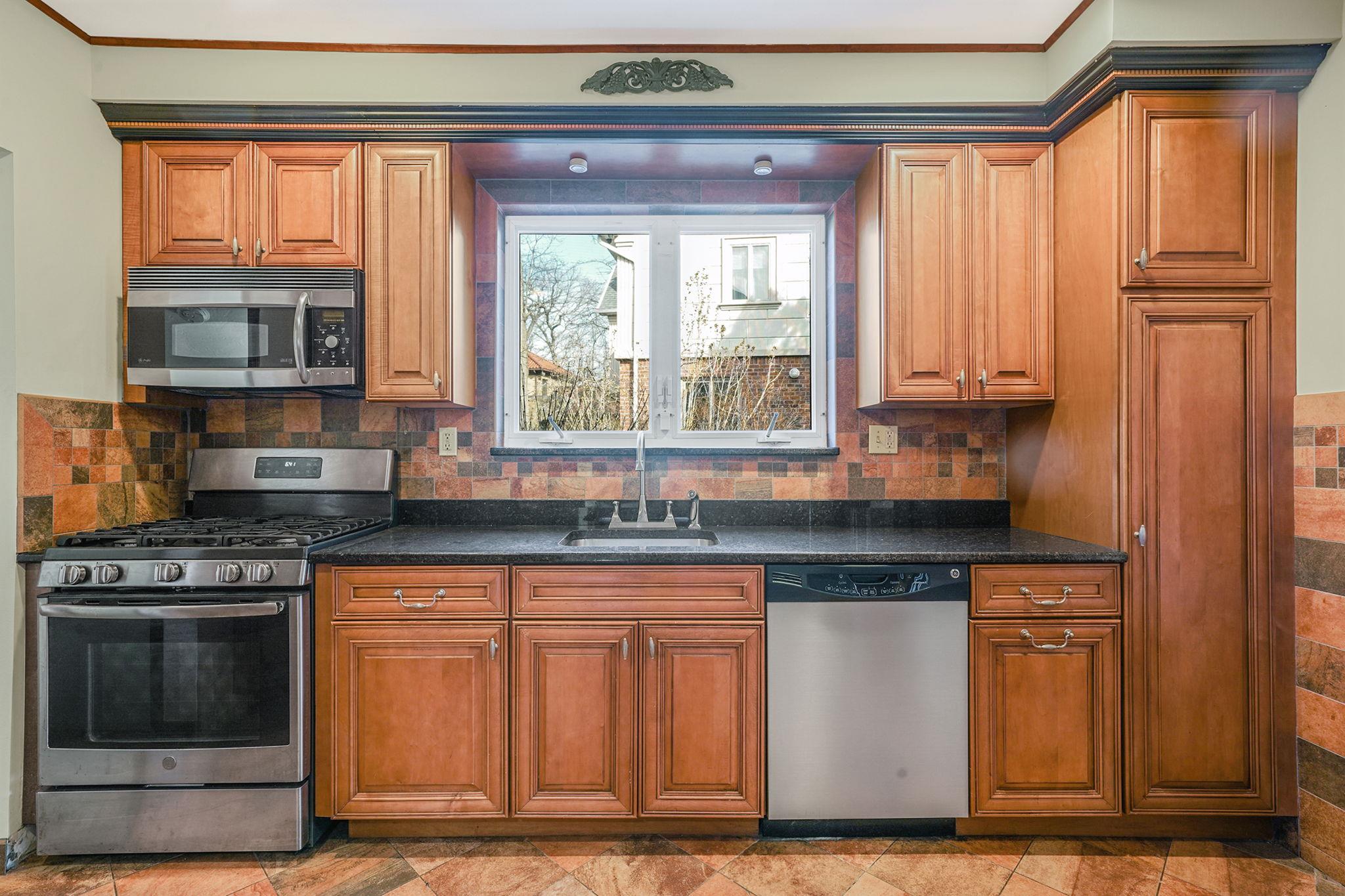 182-37 Radnor Road, Jamaica Estates, New York image 7