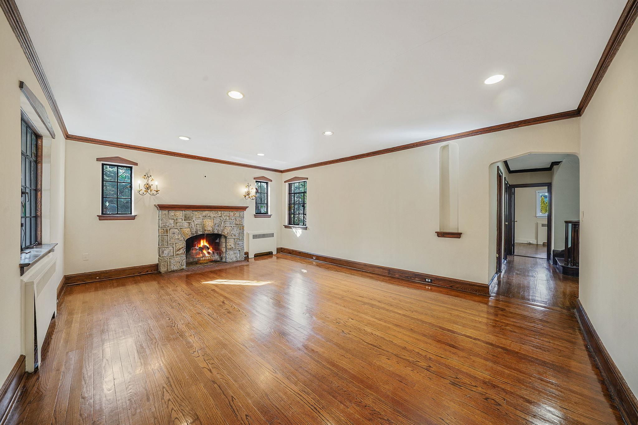 182-37 Radnor Road, Jamaica Estates, New York image 2