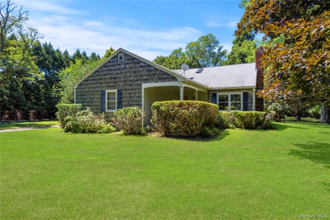 Homes For Sale - 26 S Menantic Road<br/> Suffolk County, Shelter Island, NY 11964