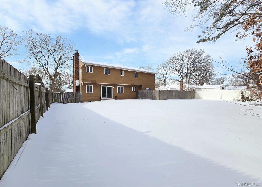 Photo of 43 Fallen Leaf Road, Holbrook, NY 11741 (MLS # 960423)