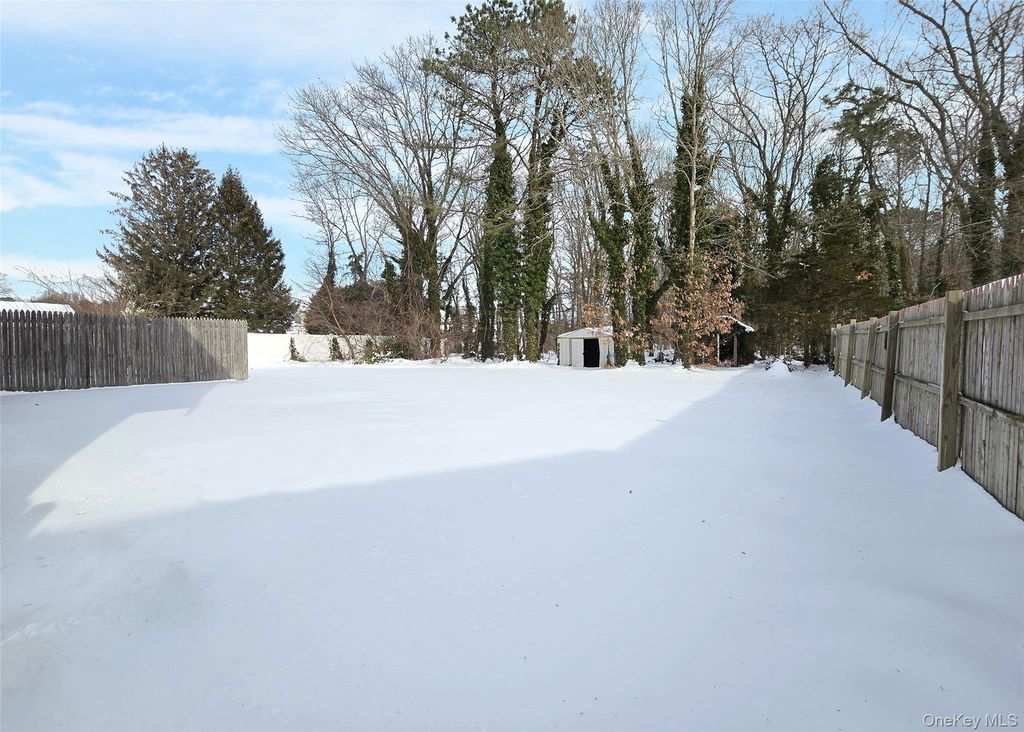 Photo of 43 Fallen Leaf Road, Holbrook, NY 11741 (MLS # 960423)