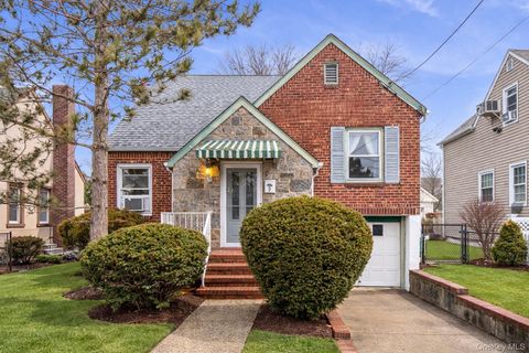 9 Clinton Street Elmont NY 11003