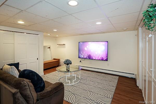 Plainview, New York 11803, United States, 3 Bedrooms Bedrooms, ,2 BathroomsBathrooms,Residential,Active,233249