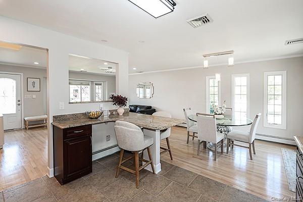 Plainview, New York 11803, United States, 3 Bedrooms Bedrooms, ,2 BathroomsBathrooms,Residential,Active,233249