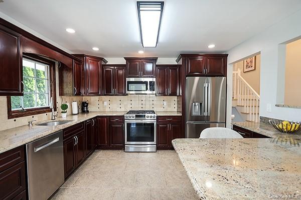 Plainview, New York 11803, United States, 3 Bedrooms Bedrooms, ,2 BathroomsBathrooms,Residential,Active,233249