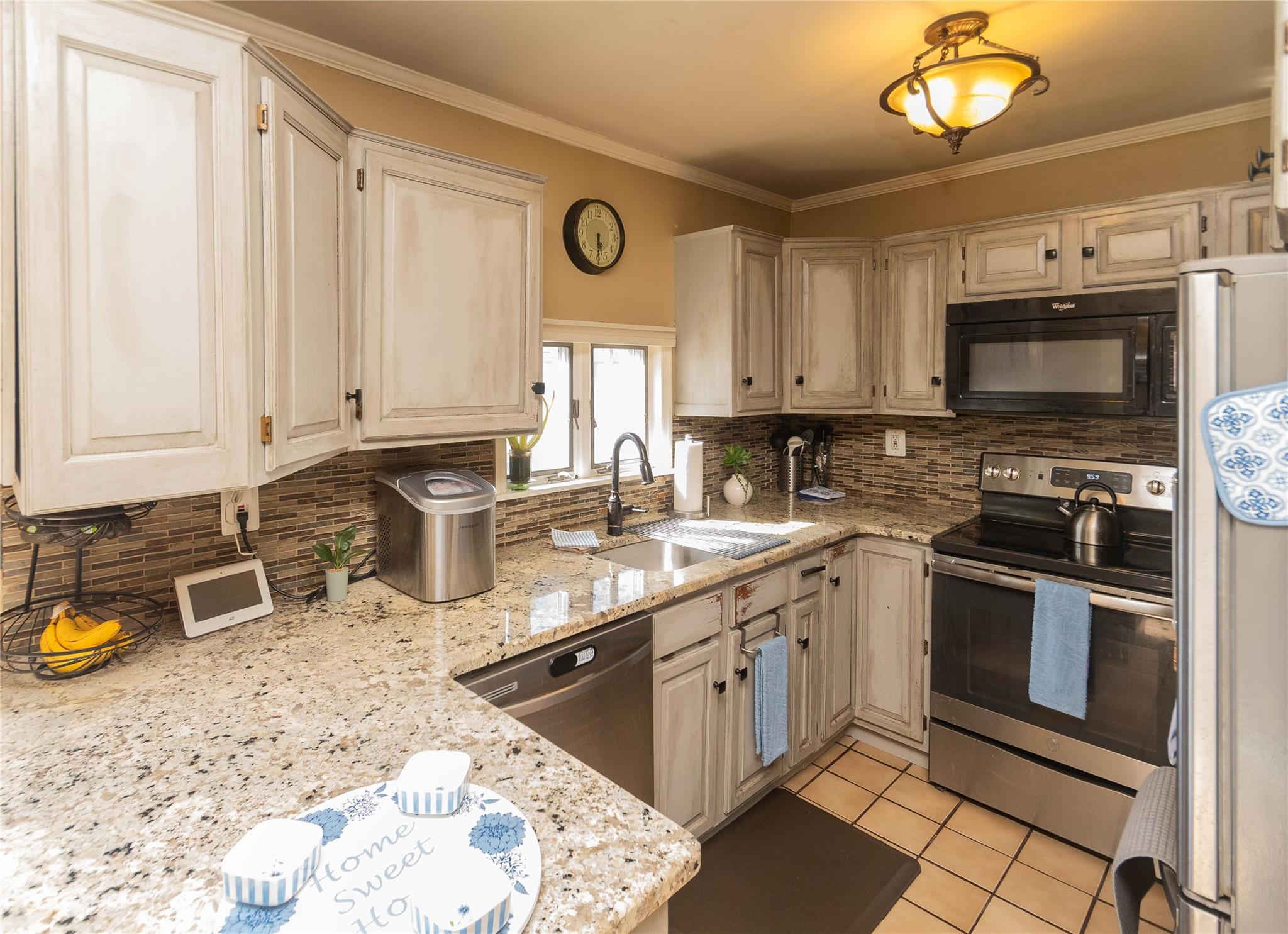 13 Tulip Lane, Monroe, New York image 12