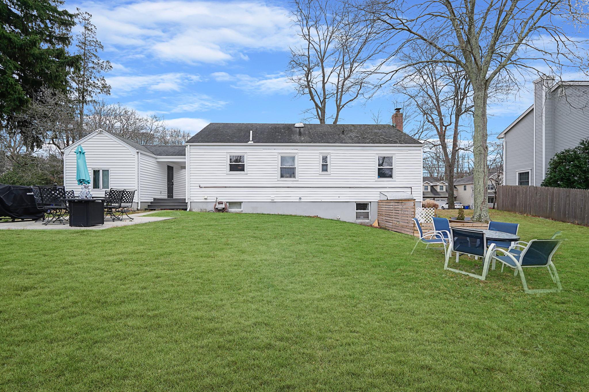 105 Bellecrest Avenue, East Northport, New York image 3