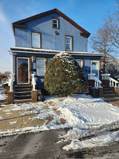 39 Old Stewart Avenue New Hyde Park NY 11040