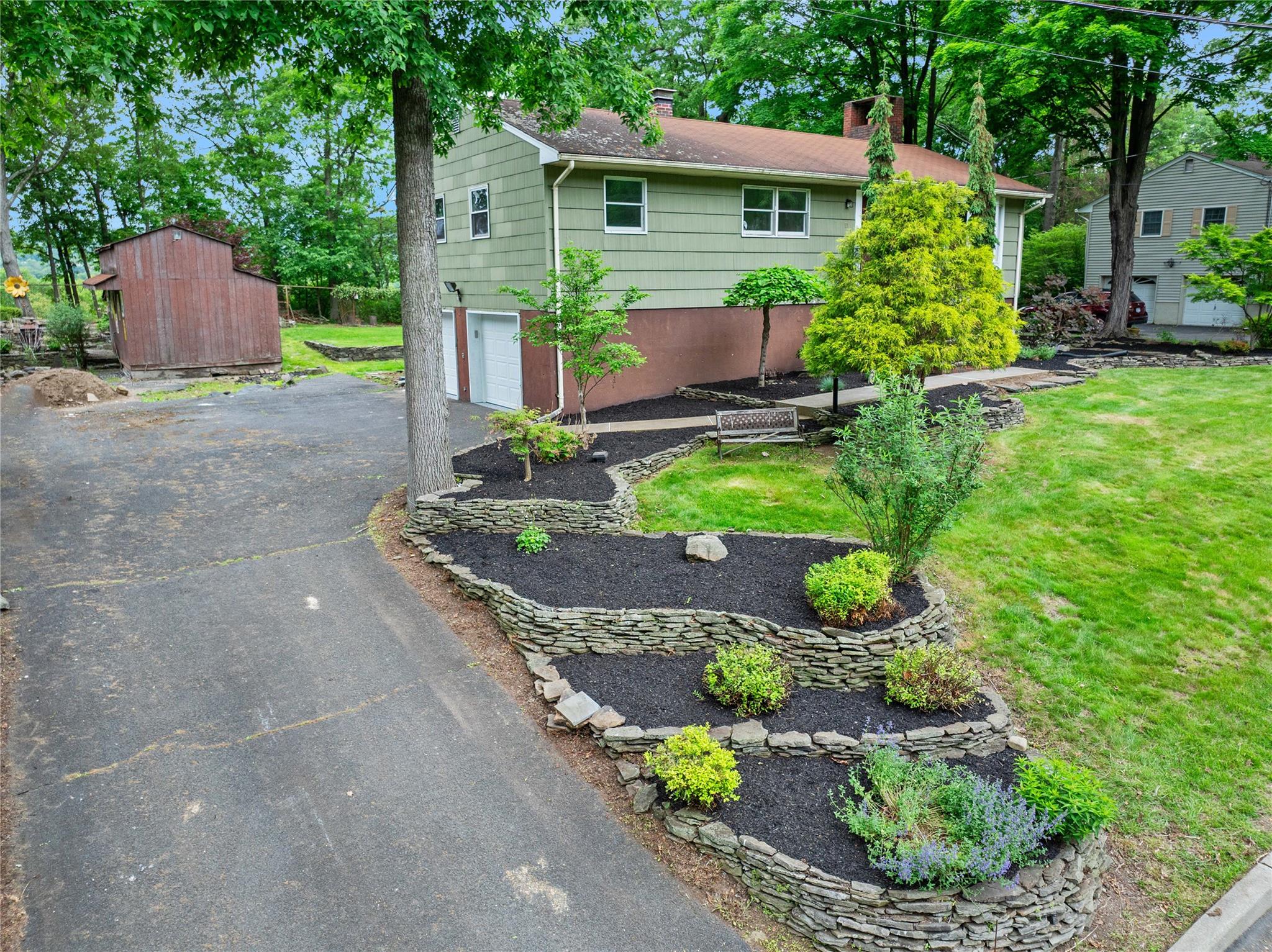 11 Woodland Road, Woodbury, New York image 37