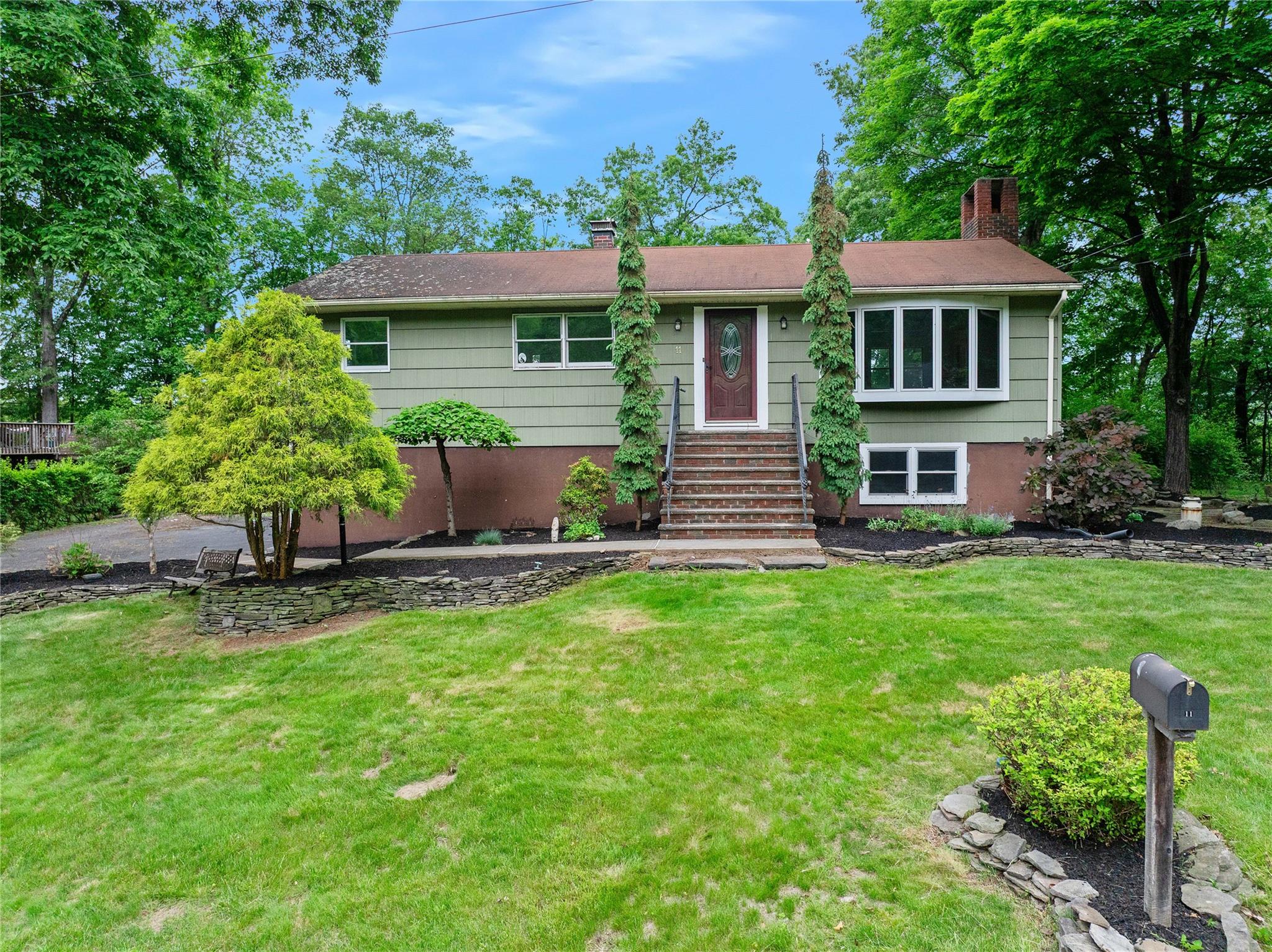 11 Woodland Road, Woodbury, New York image 38