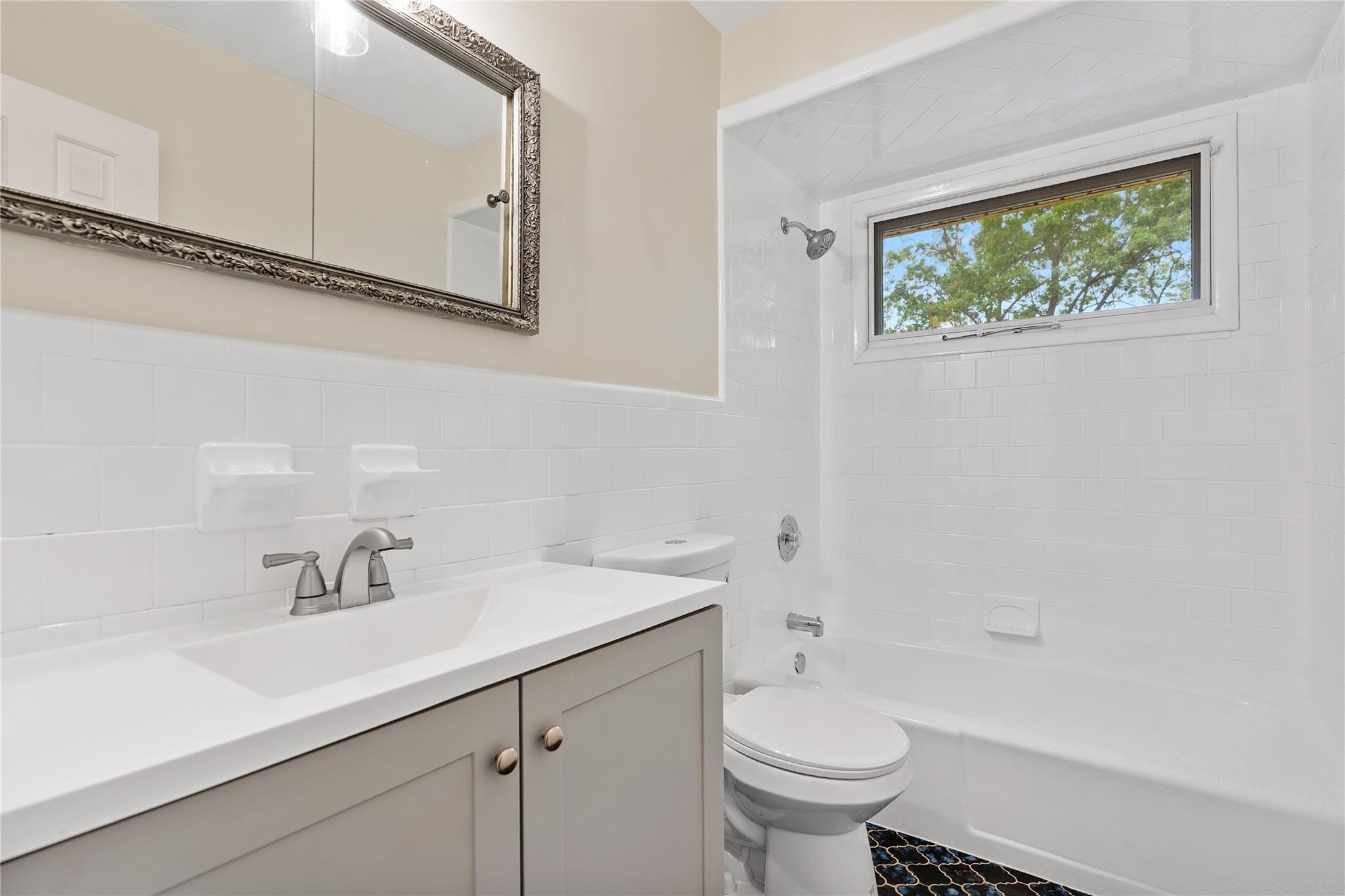 11 Woodland Road, Woodbury, New York image 15