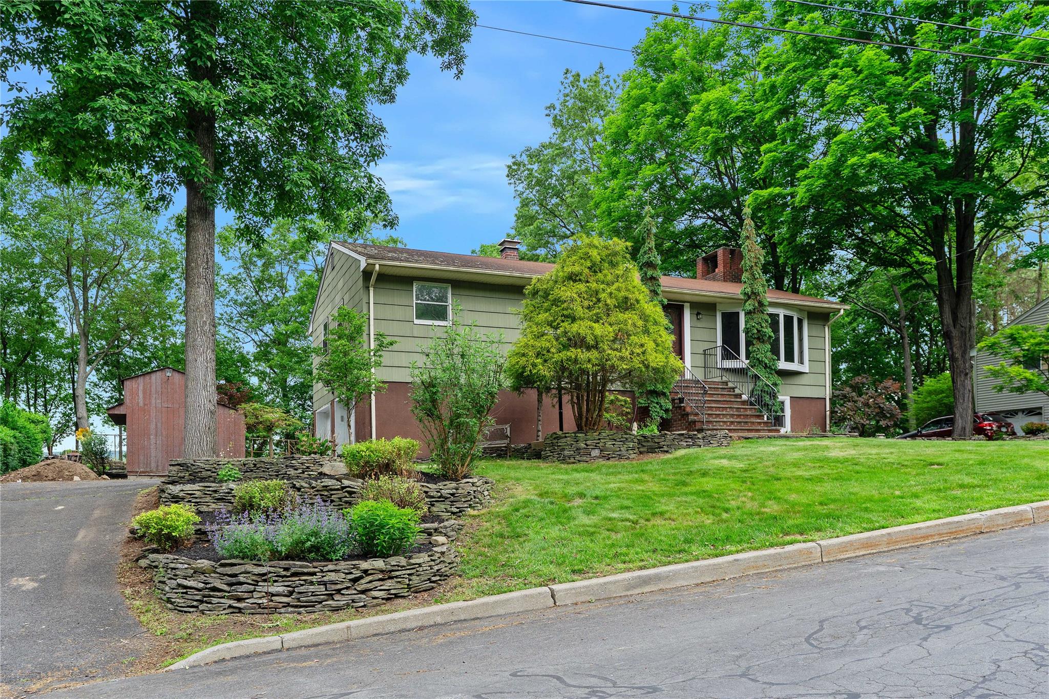 11 Woodland Road, Woodbury, New York image 4