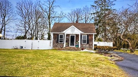 Homes For Sale - 450 N Dunton Avenue<br/> East Patchogue, NY 11772