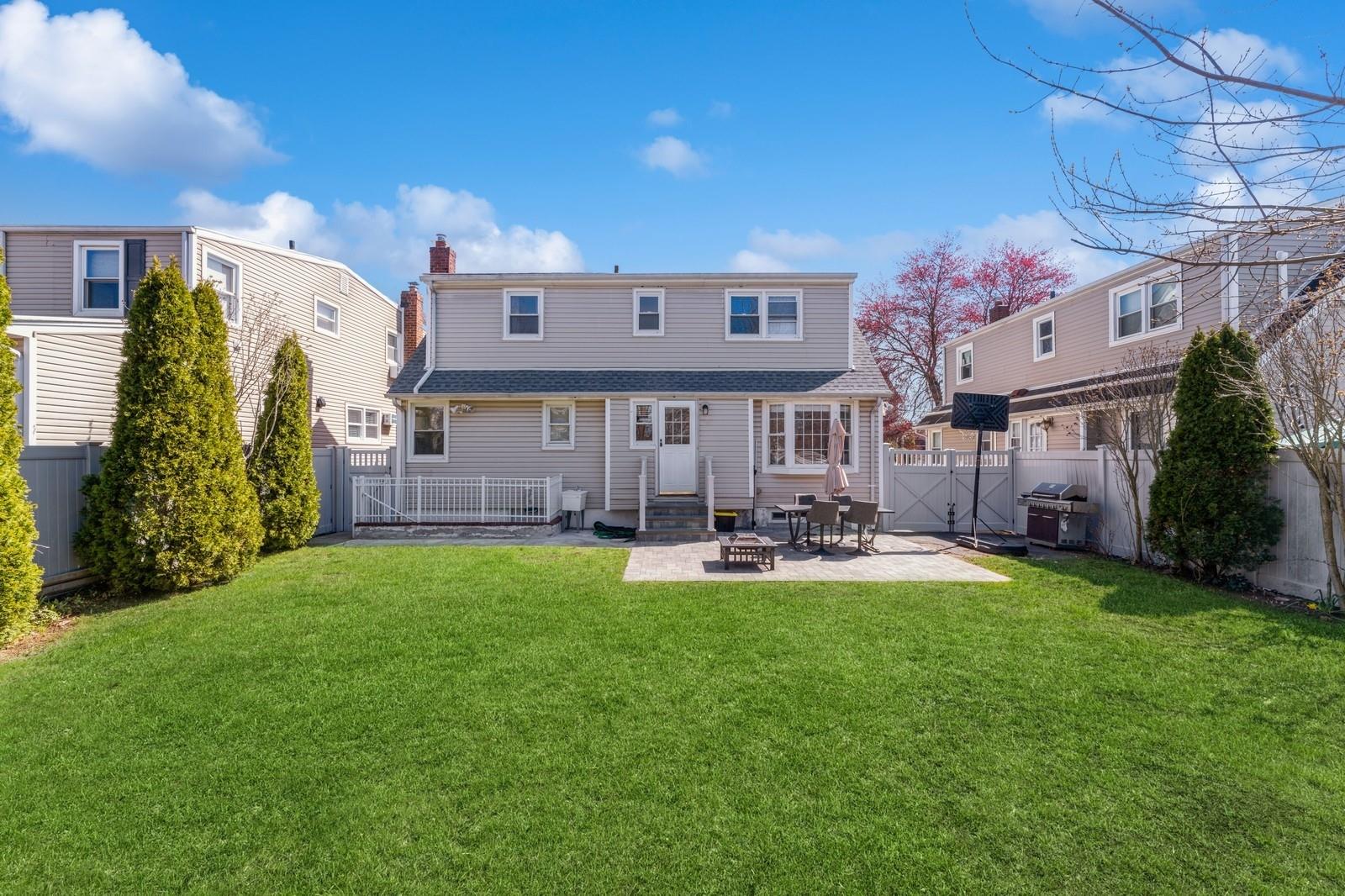 305 Seidman Place, Franklin Square, New York image 18