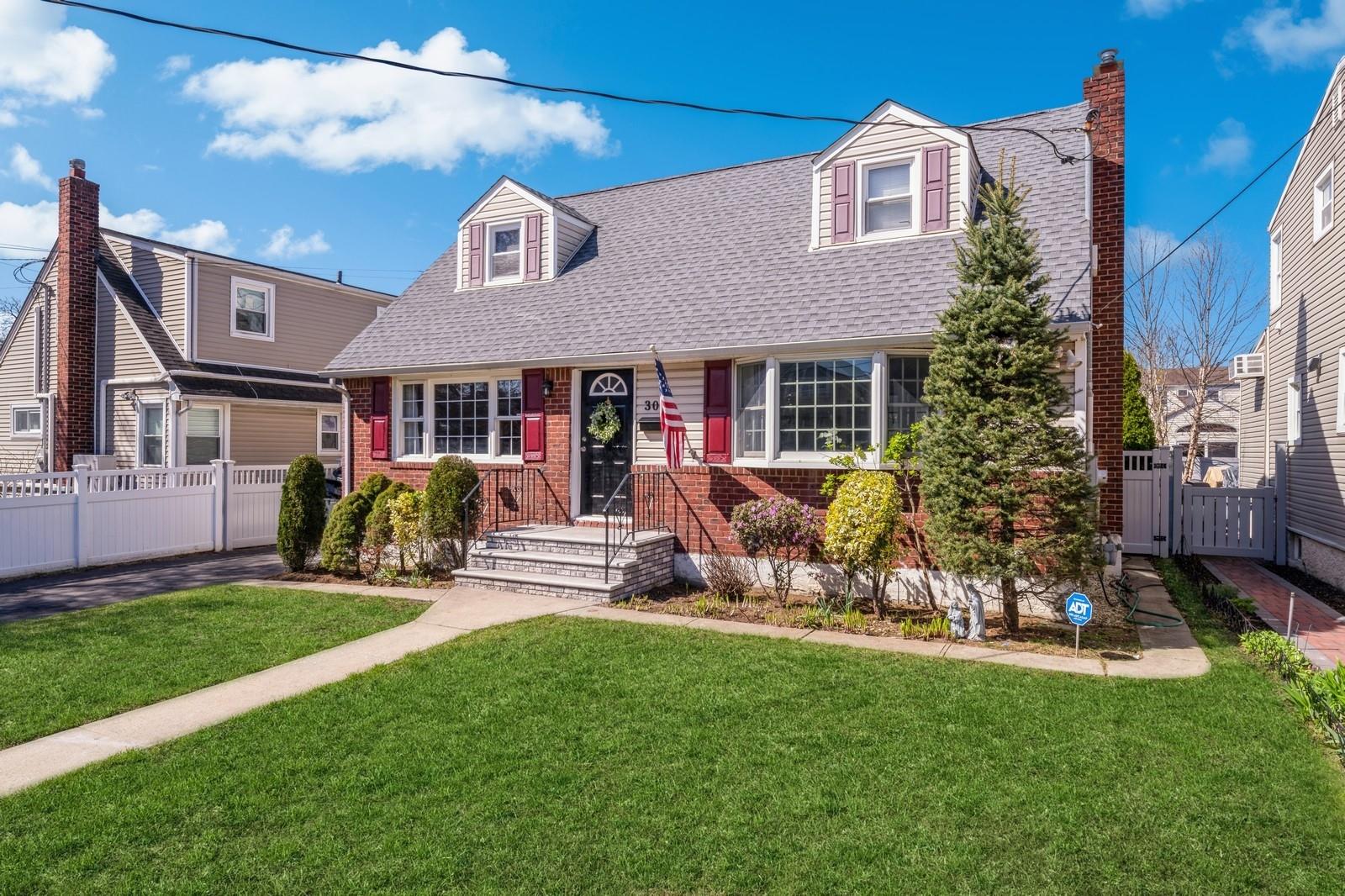 305 Seidman Place, Franklin Square, New York image 1