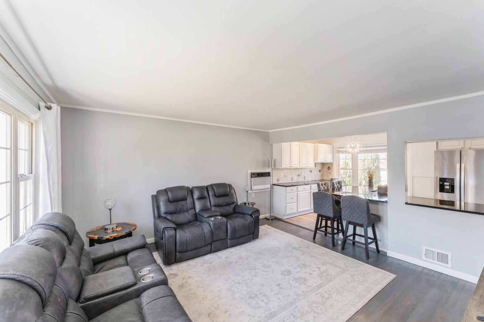 305 Seidman Place, Franklin Square, New York image 5