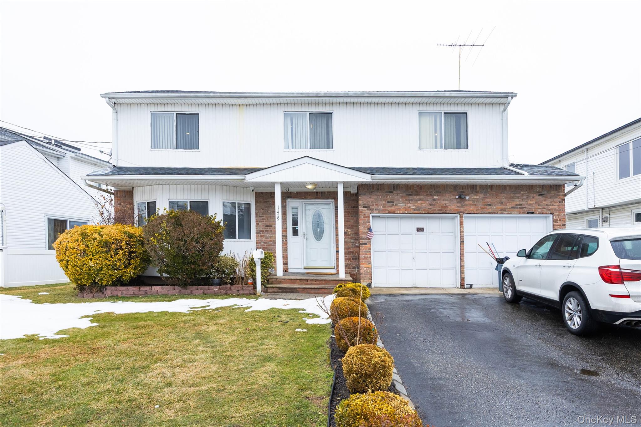 1259 JERUSALEM AVE Avenue