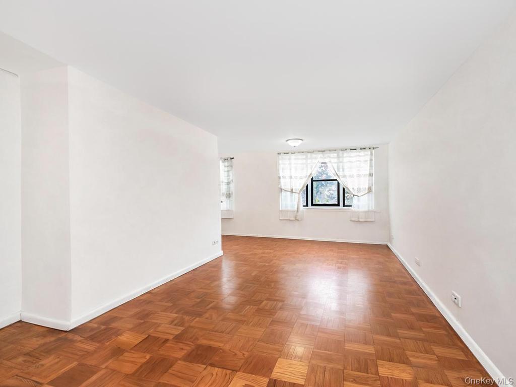 1874 Pelham Parkway S 2P