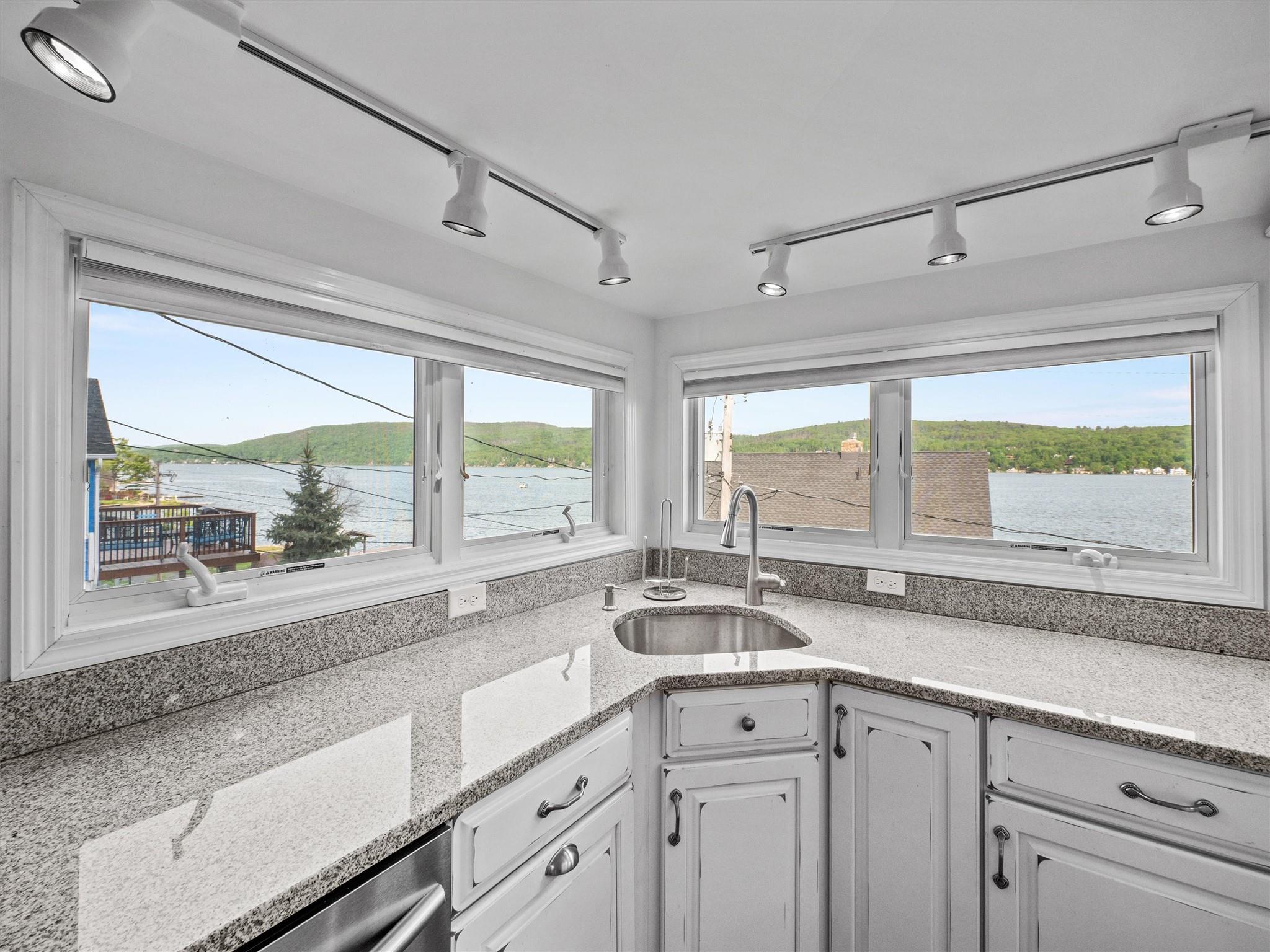 99 Lake Shore Road