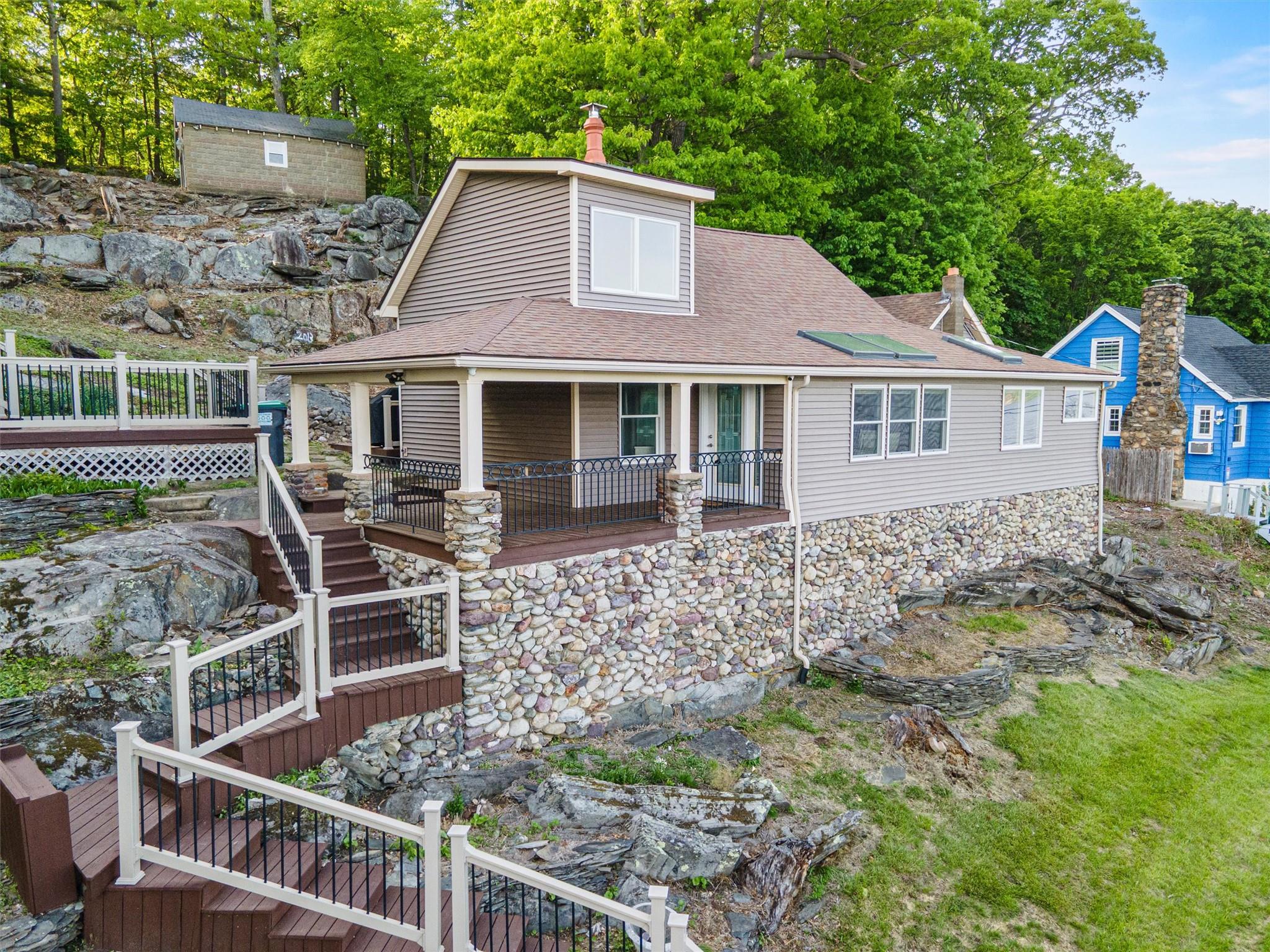99 Lake Shore Road