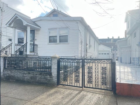Photo of 127-06 103rd, Richmond Hill S., NY 11419 (MLS # 1025994)