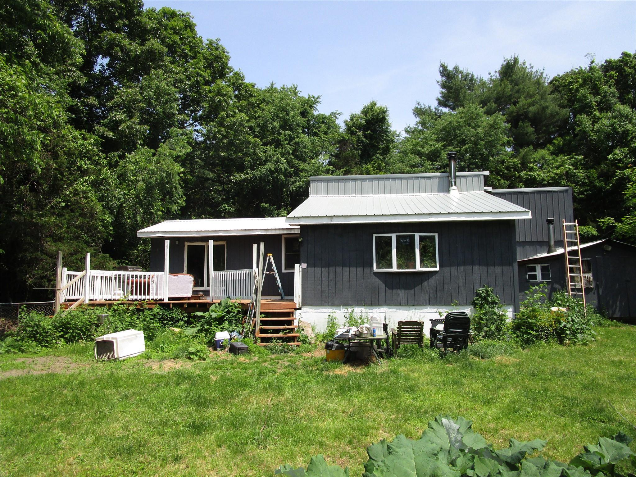 Elizaville, New York 12523, United States, 2 Bedrooms Bedrooms, ,1 BathroomBathrooms,Residential,Active,146388